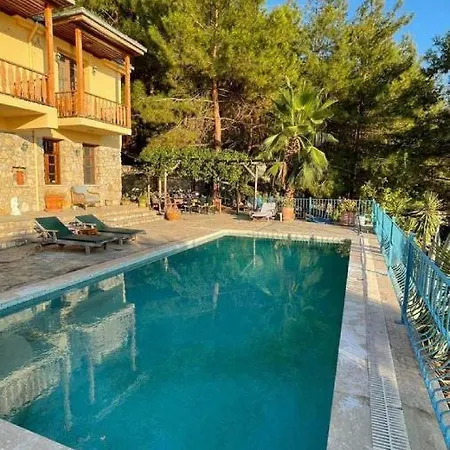 호텔 With Pool 15 Min To Bay In Faralya, 페티예